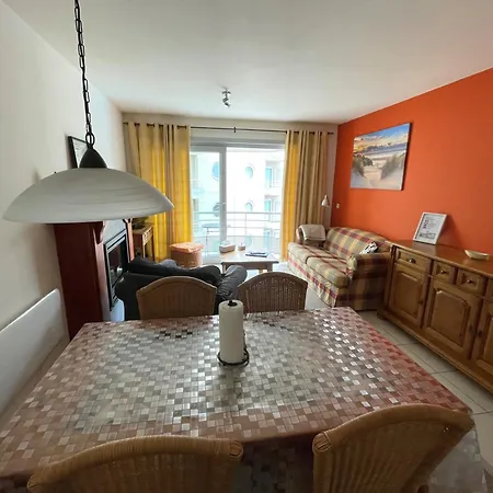 Appartement Stylish With A Swimming Pool By The Sea T129 Oostende