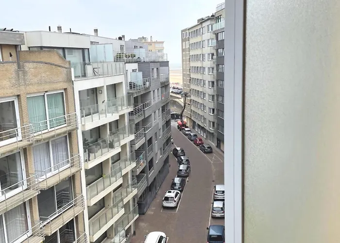 Apartment Stylish With A Swimming Pool By The Sea T129 *